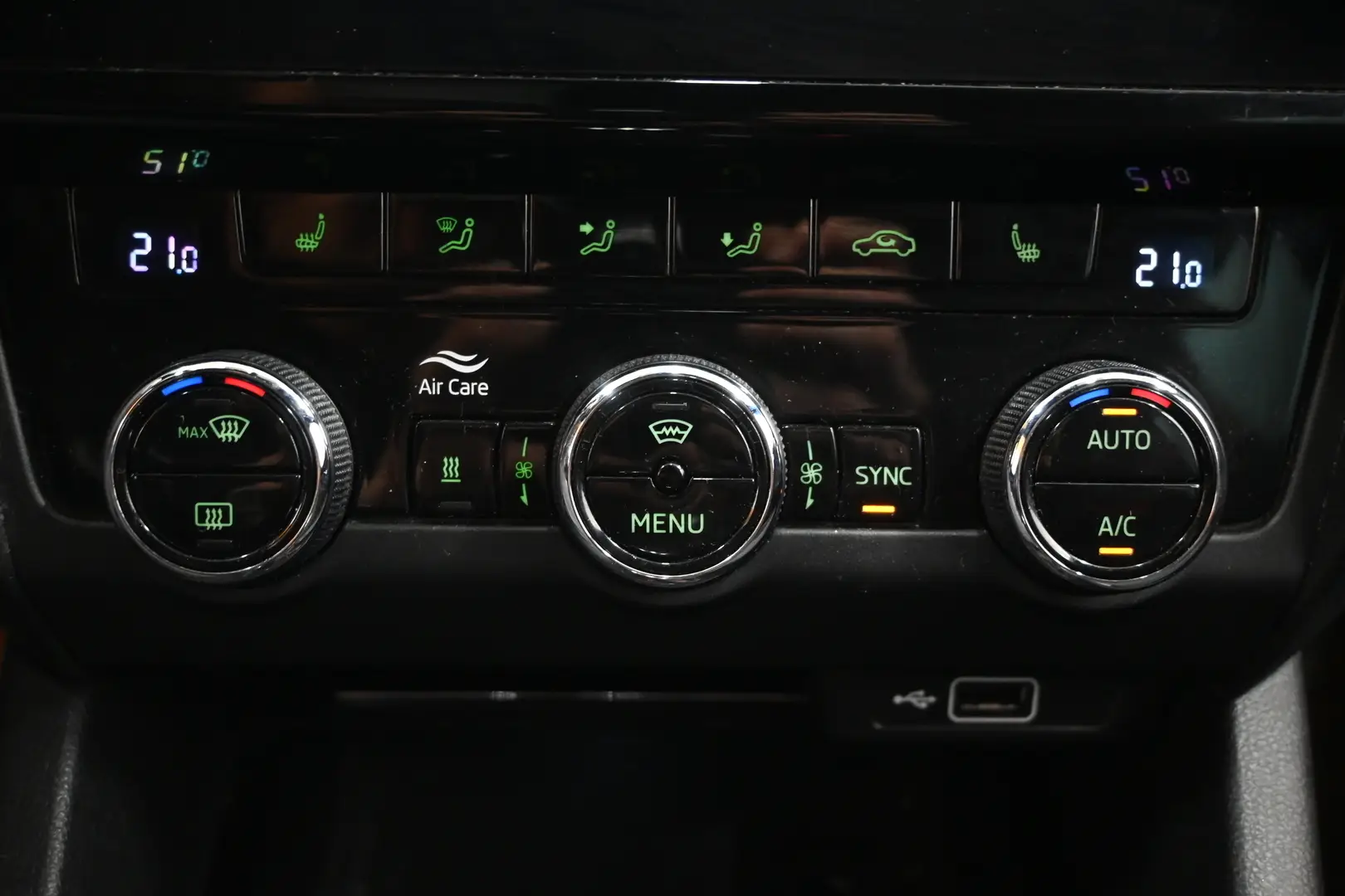Car Image - 5H5xdlsxe7MTgPO8q6bJ3y