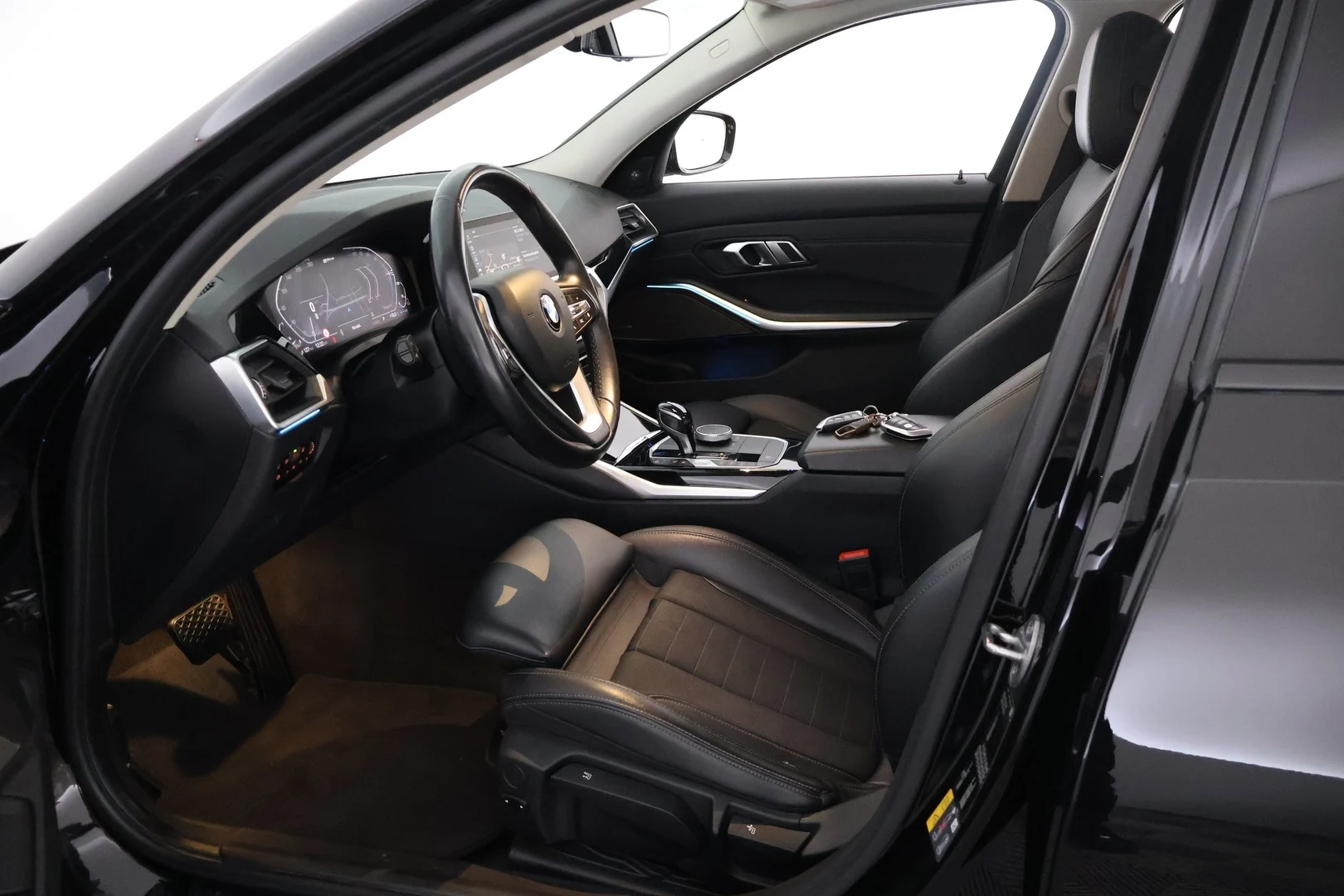 Car Image - 2BZtqYyP1rwumNuuMzX4pT