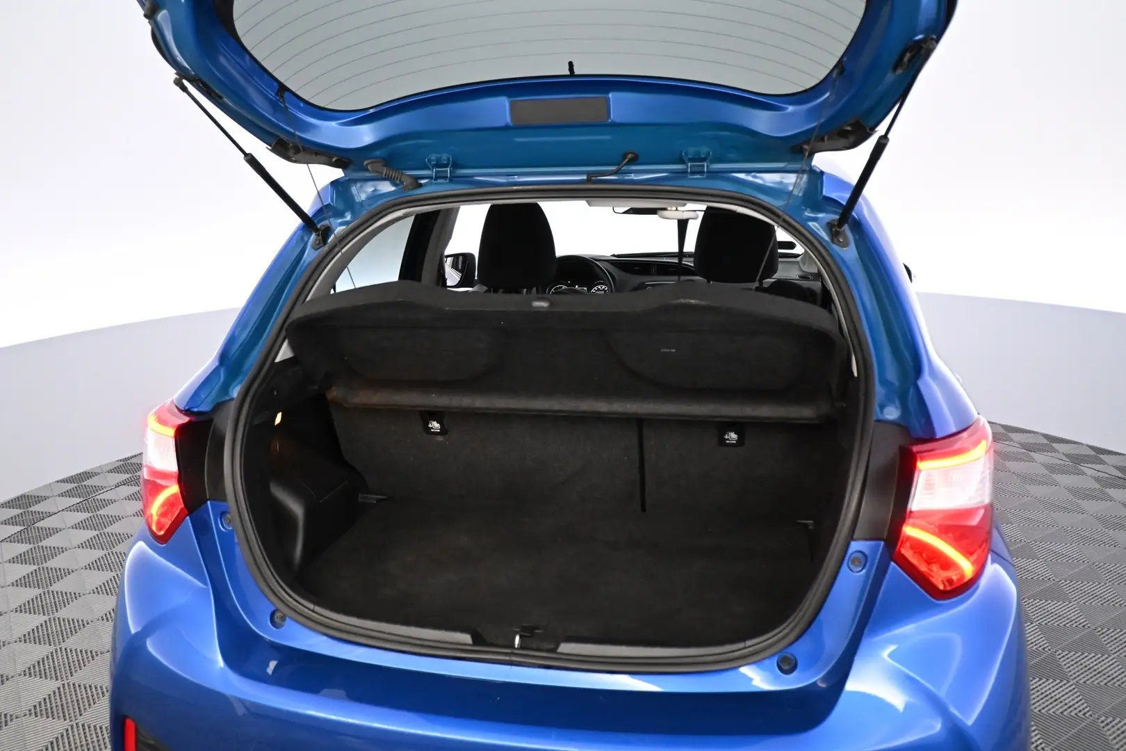 Car Image - 6iyTmQT3v4BtQt2HwEt4Wi