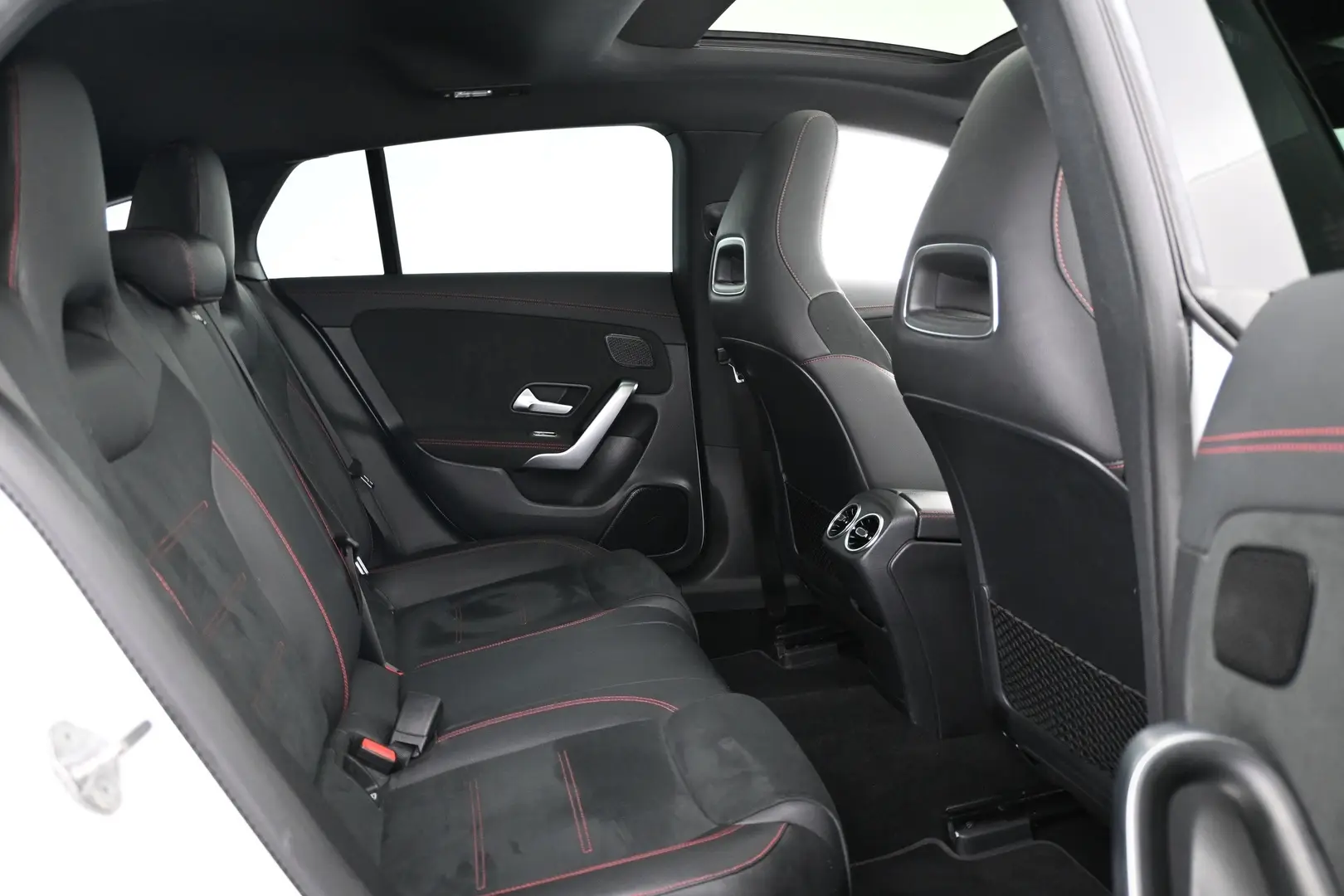 Car Image - 6dMofVd0vpCmlR1HIG9uIl