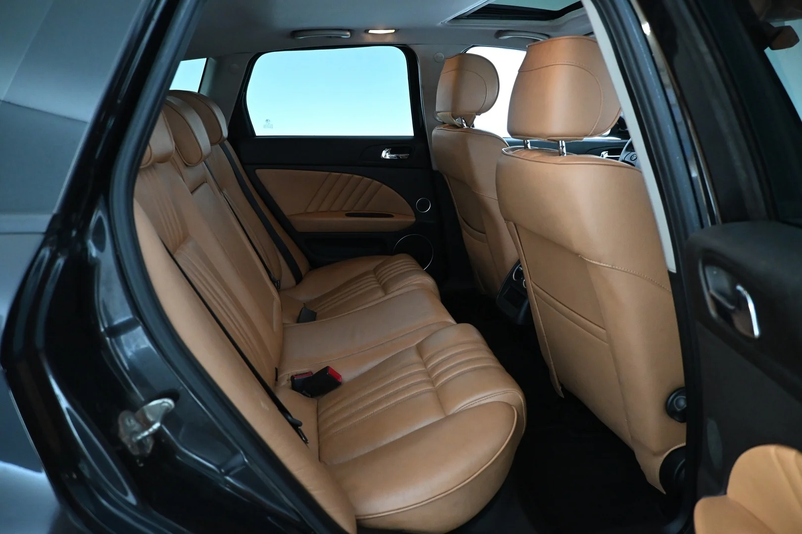 Car Image - 8WecgVIz9fuywB6VHVFkT