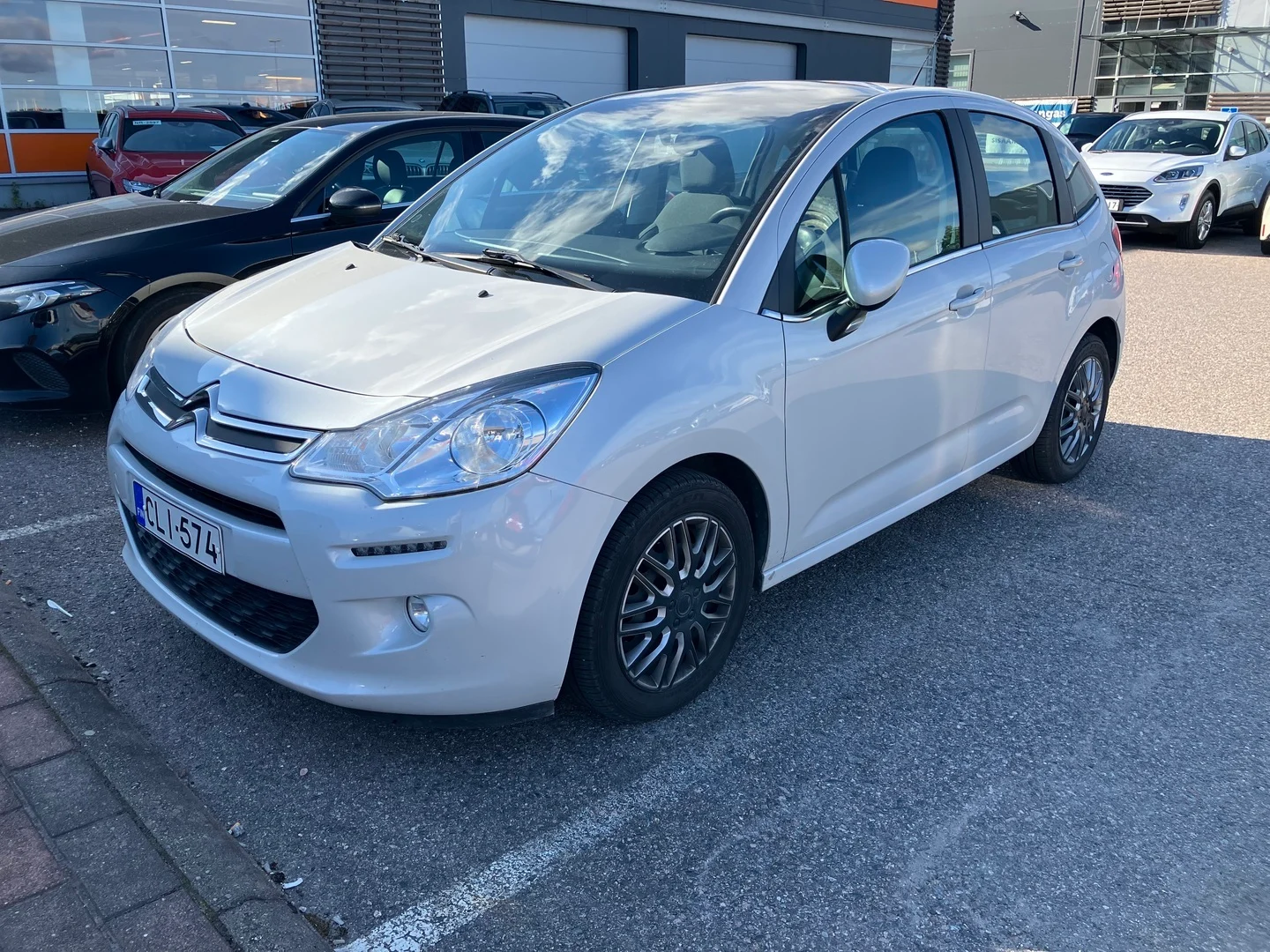 Car Image - 4c7nJTAE9Xe8gmOwiKFNVl