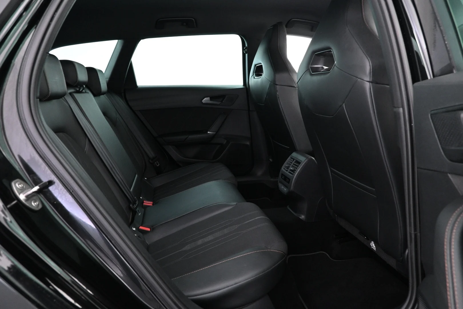 Car Image - e72uo13tcI4NtYQ53dr9Q