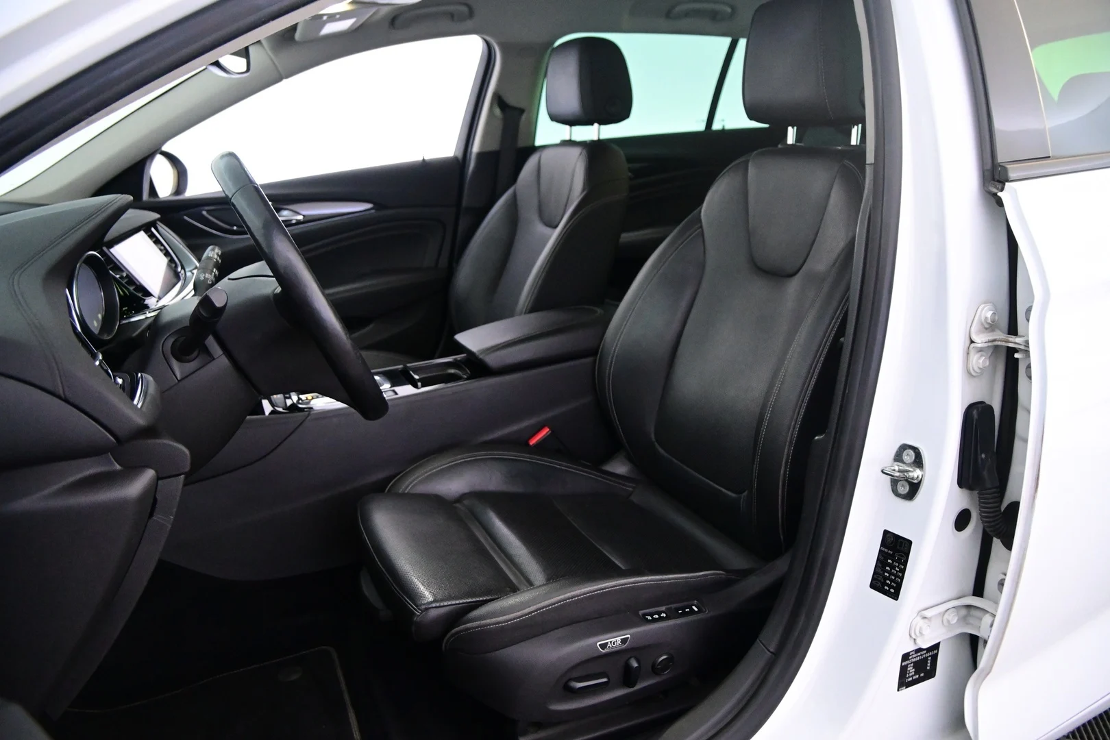Car Image - 6KDBIHcuXmODb48RFsHlpU