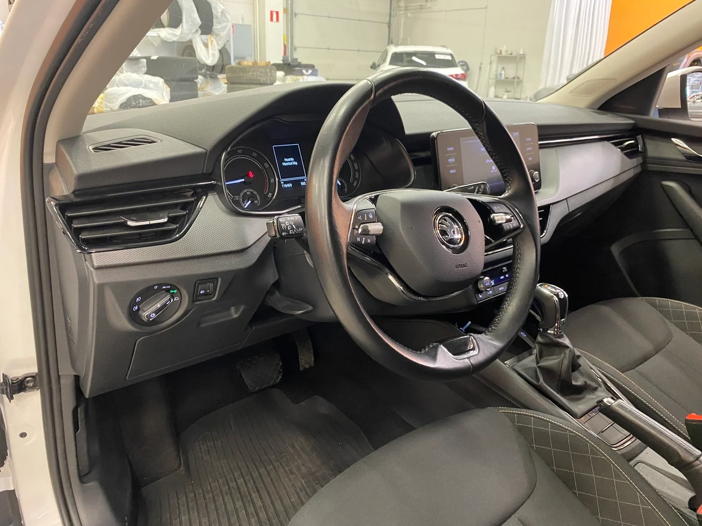 Car Image - 6GNaYnjfOXP1lcCq7Jq40U