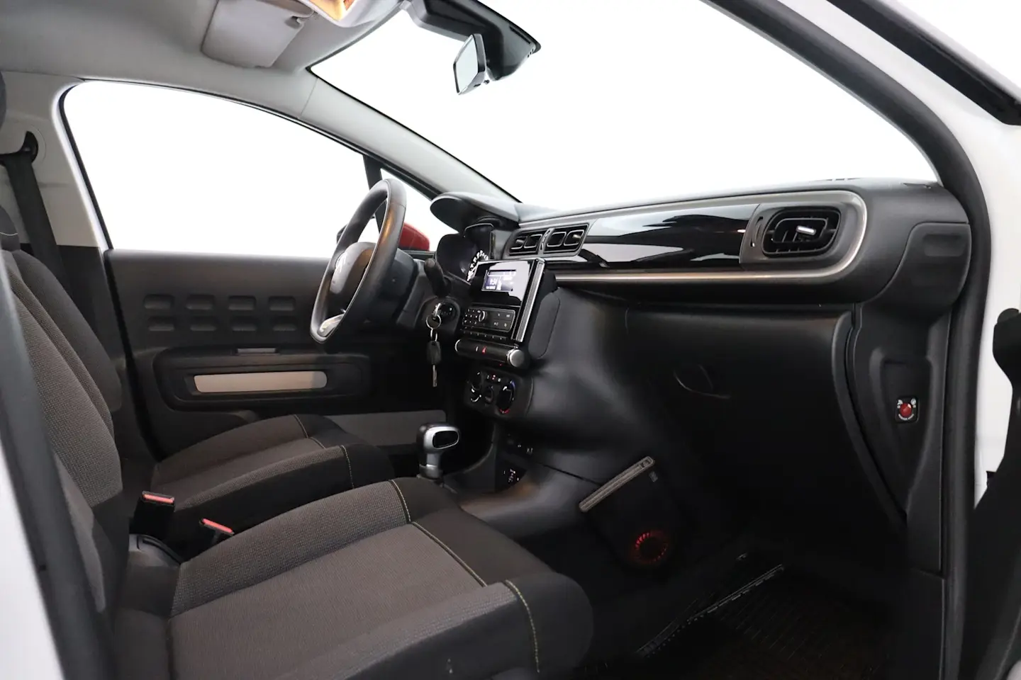 Car Image - 1THzRpAftzVN0XVkCdroby