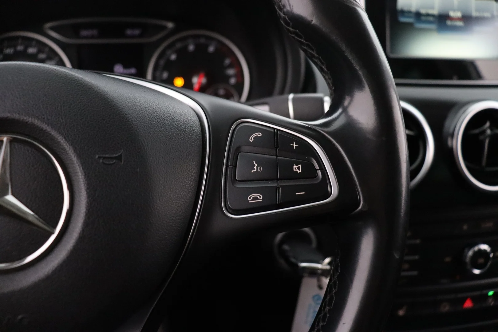 Car Image - 2Jb9mVvy8MAhboROXzbgMM