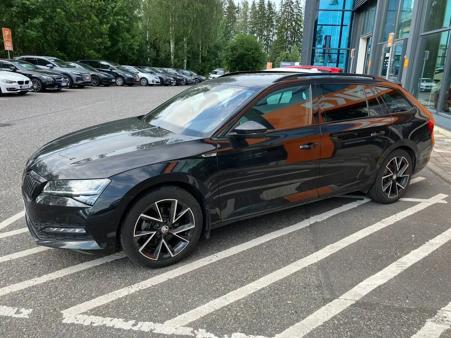 Car Image - 7bd4FwaUJzhVgbhFxzRzWb