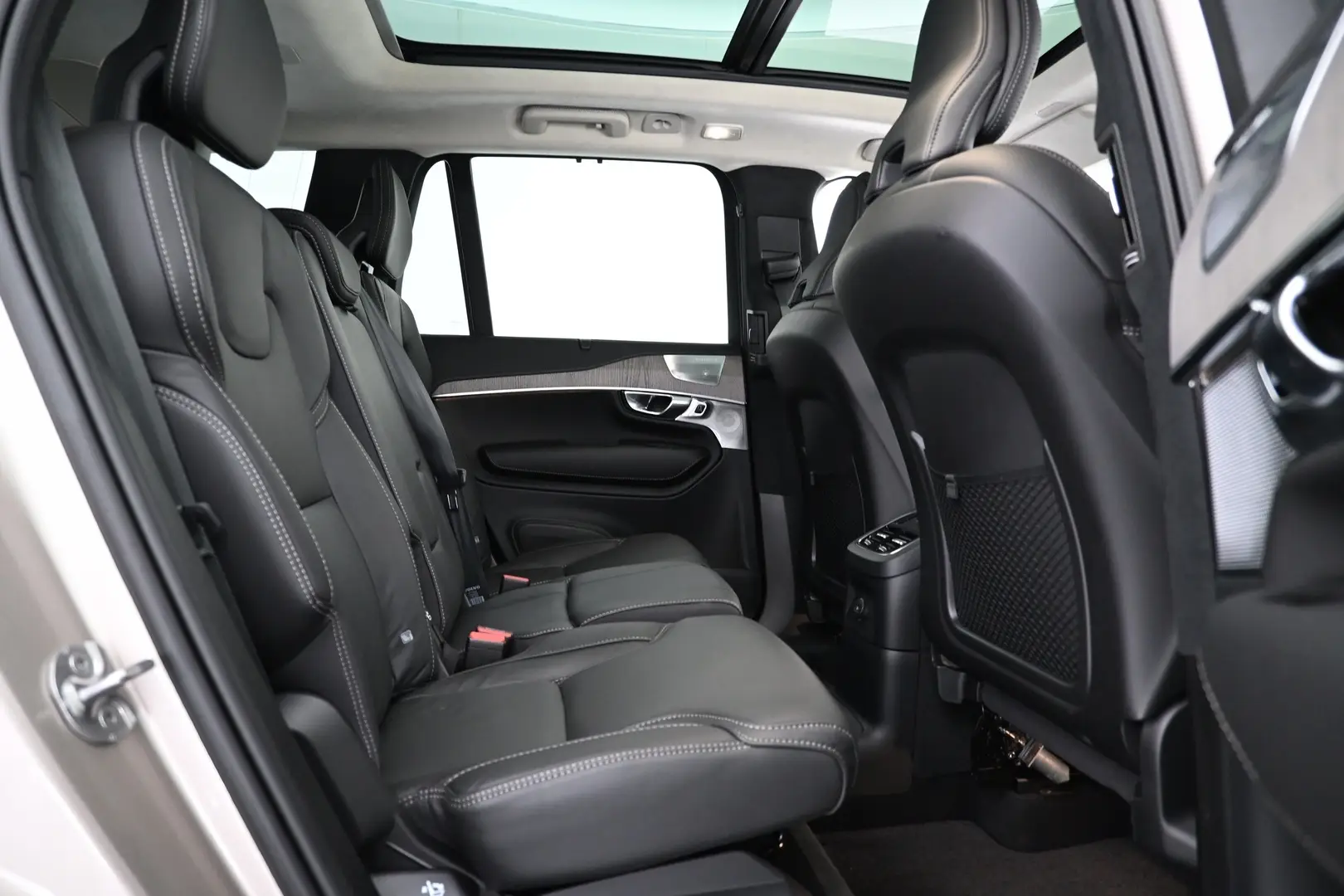 Car Image - 5Hb0M8EjDE58k74dg5L7UN