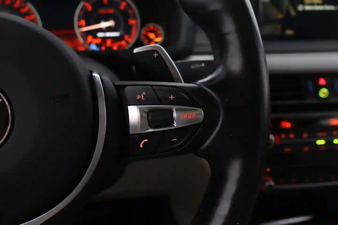 Car Image - 6UZspv60ugRmlx3Phaac8Y