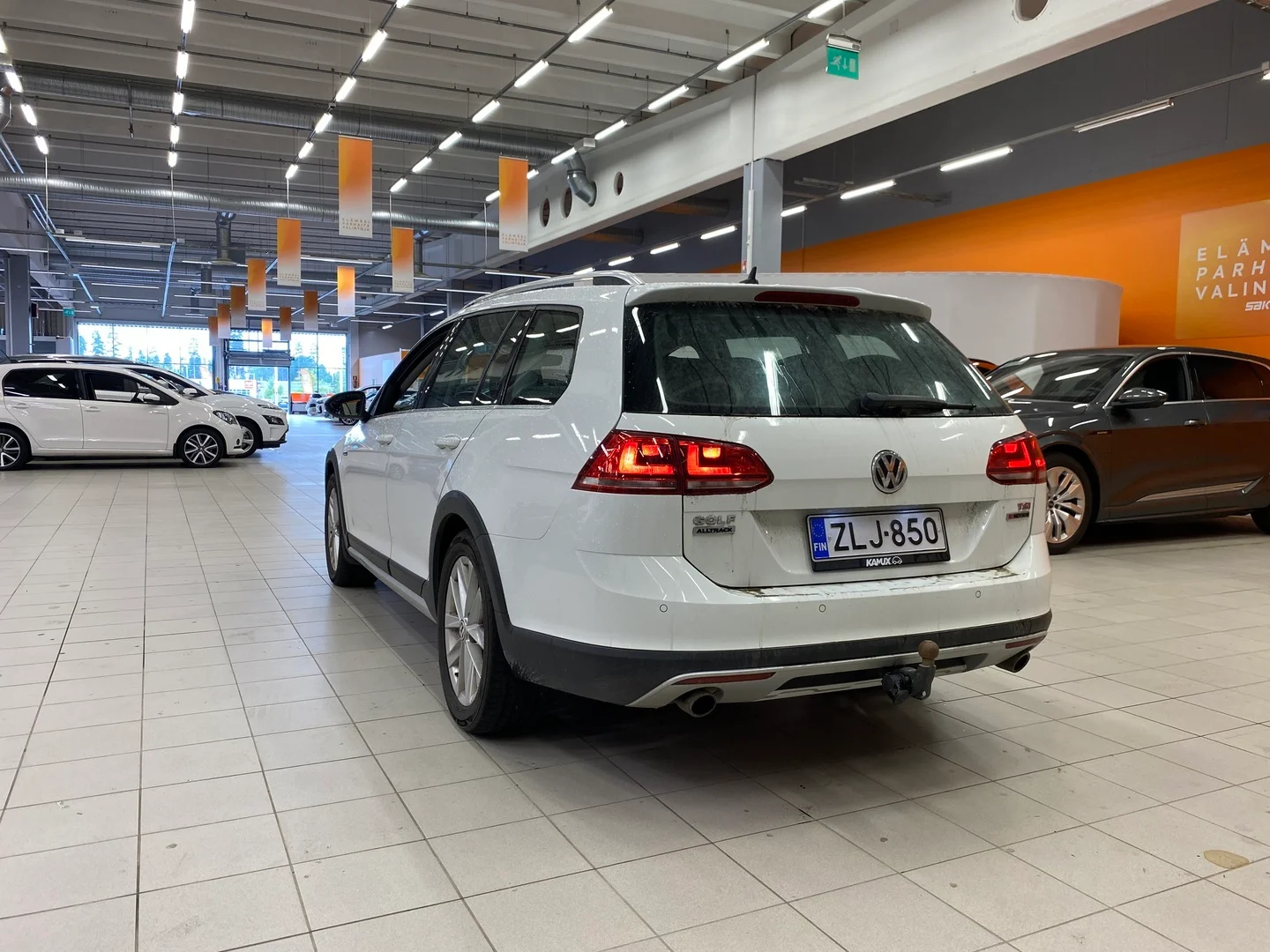 Car Image - WeIEbMJEpZrCyP2HnOgnS