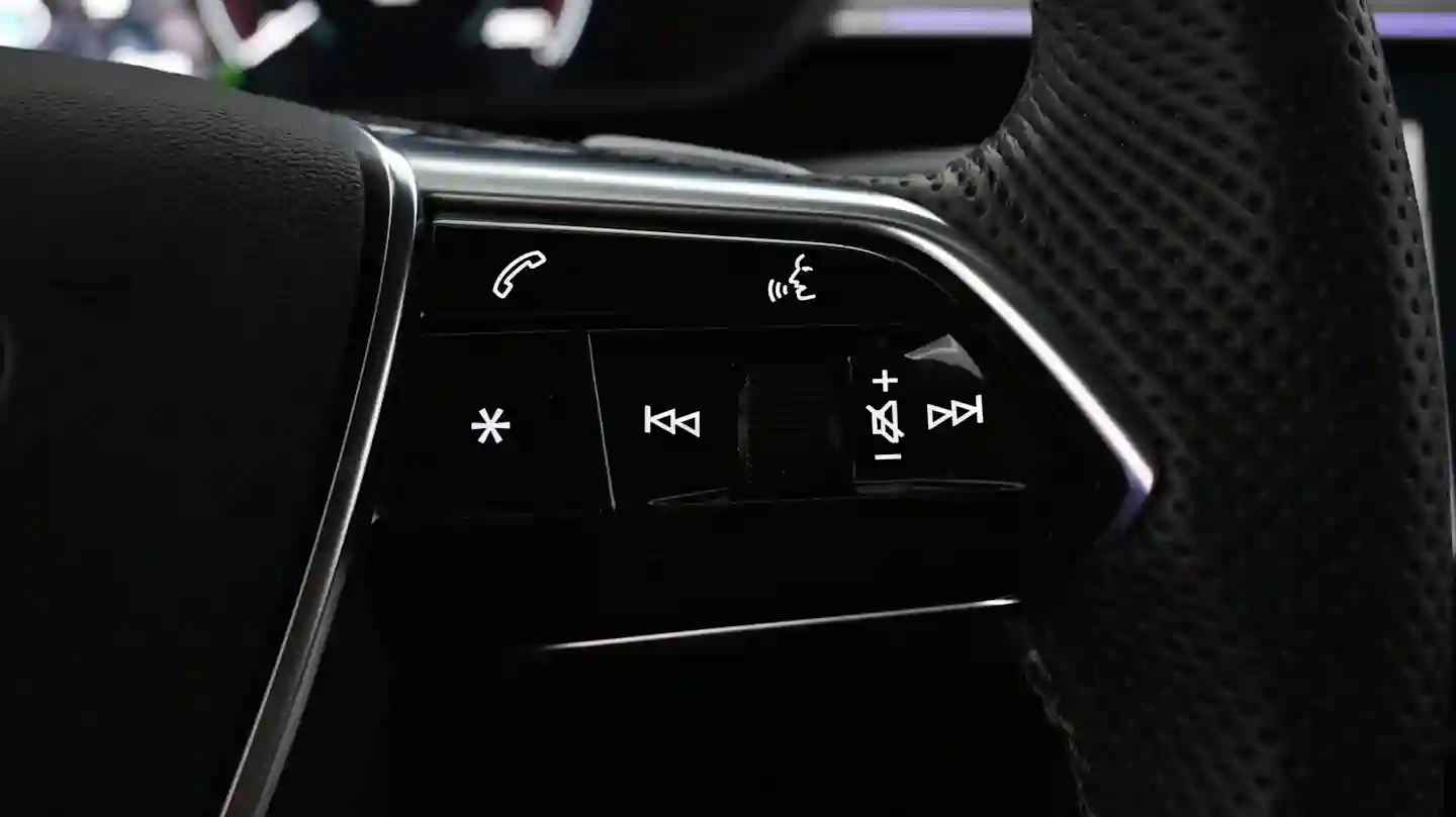 Car Image - 2Ji56n4gU5OsKzdobDPTuK