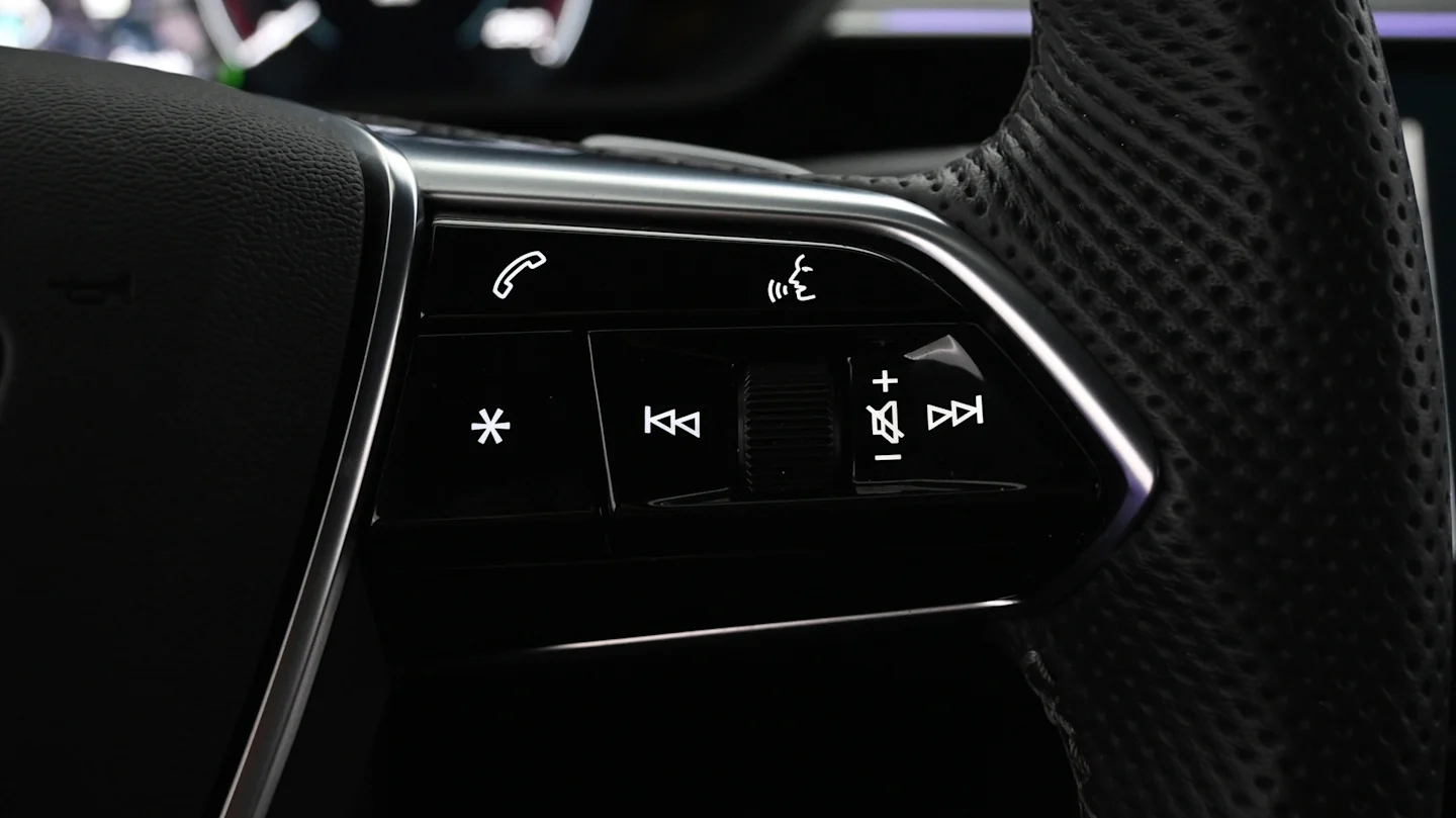 Car Image - 2Ji56n4gU5OsKzdobDPTuK