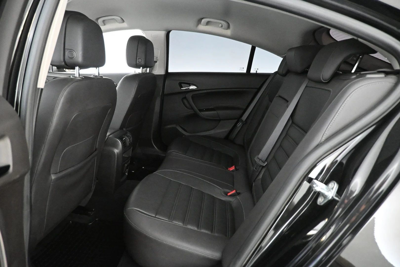 Car Image - 6S8j7M0x1dLI0mzFvOuHyu