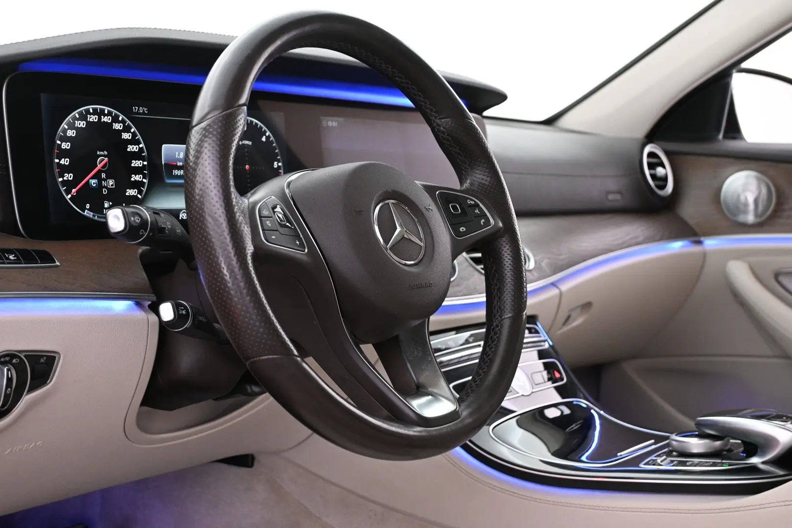 Car Image - aQP3PefgWCqxjXjxu5vbH