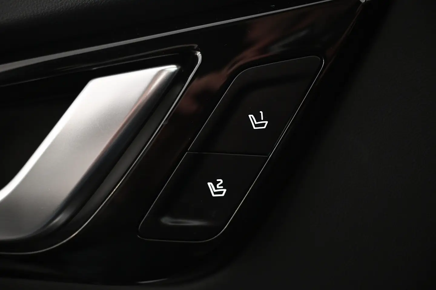 Car Image - 3SKNDgTG4zmmhzXNC604QA