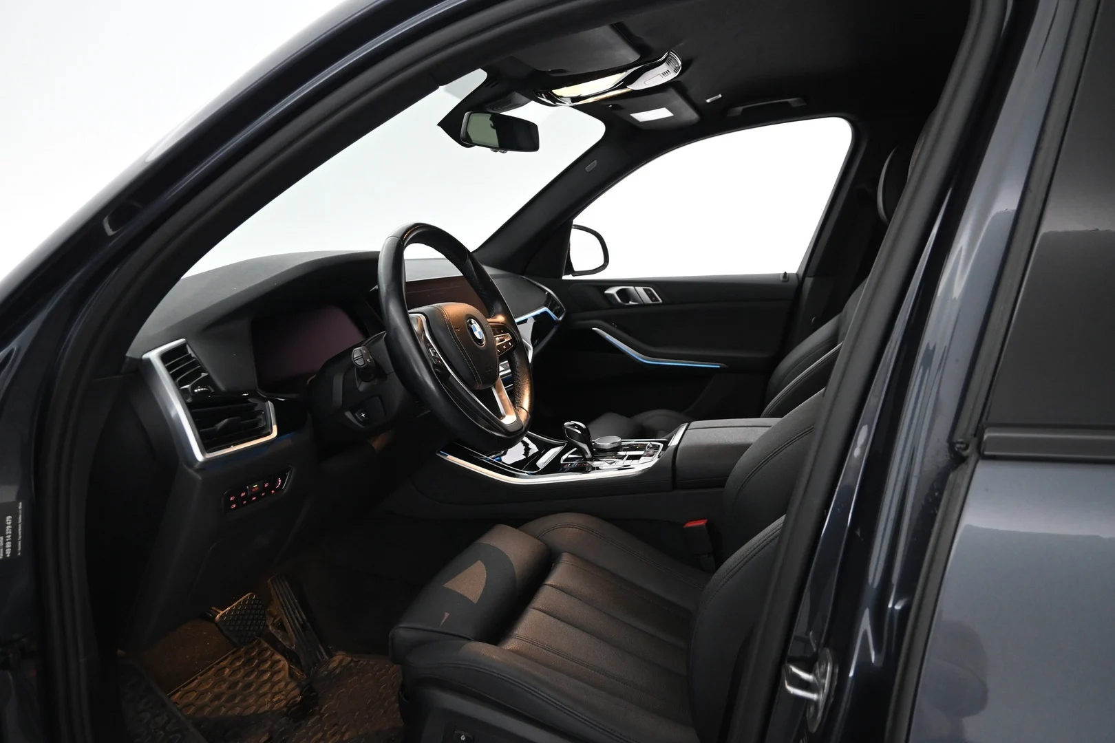 Car Image - 76UbUM1XRUpHpgvPEerWON