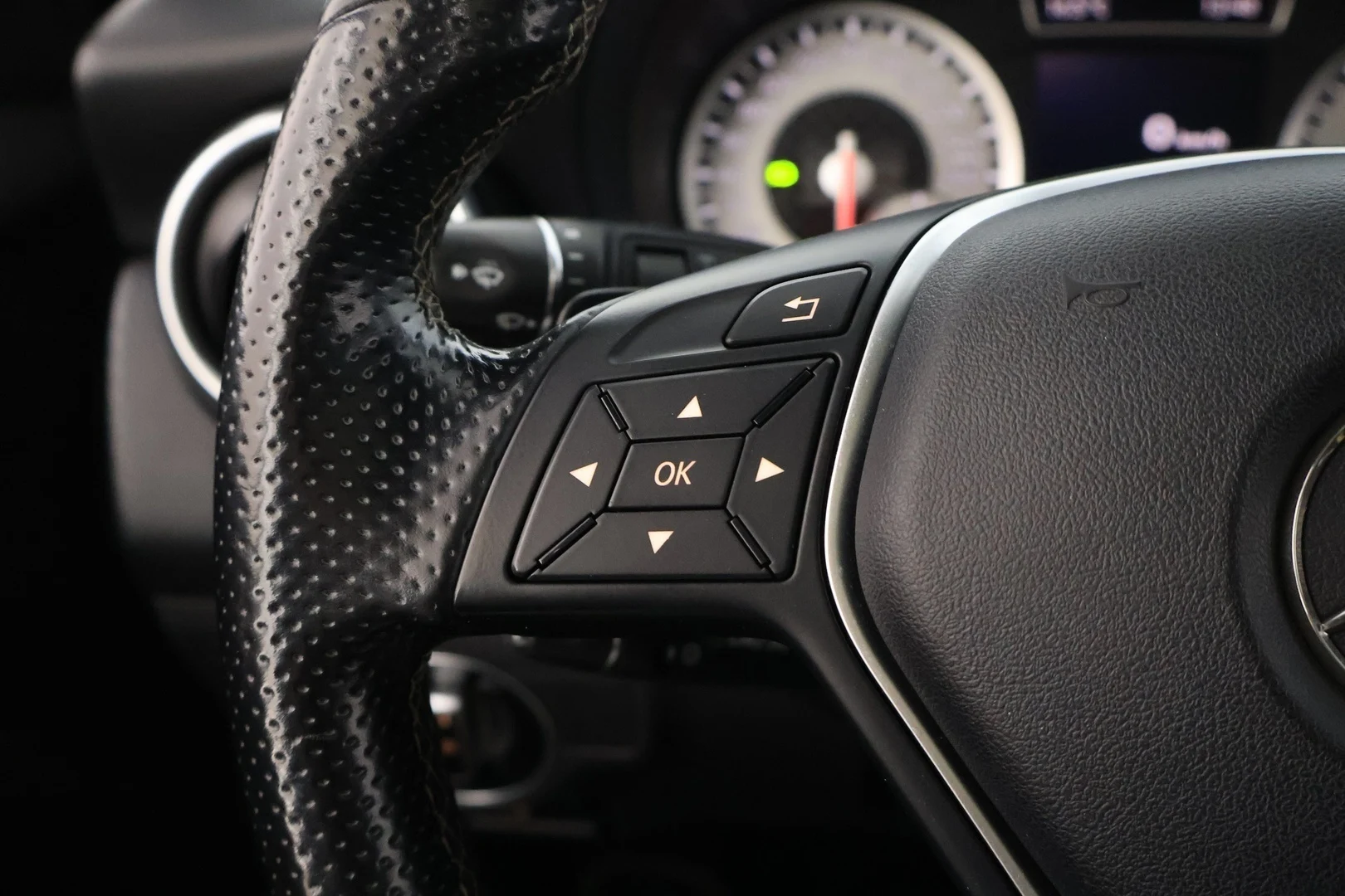 Car Image - 4EOeFlVwTrnPWrHLPXLN25