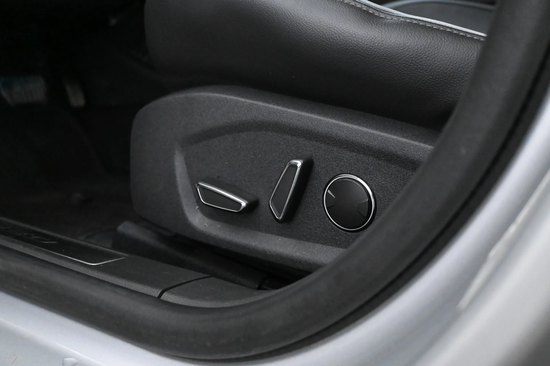 Car Image - 192CHfi37JWYLvfQ5SqNVE