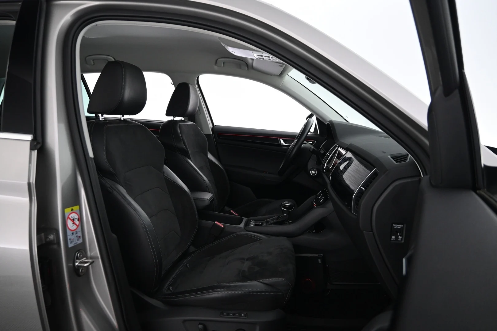 Car Image - 3SoY7u4VcKUvuY8ORQyNC6