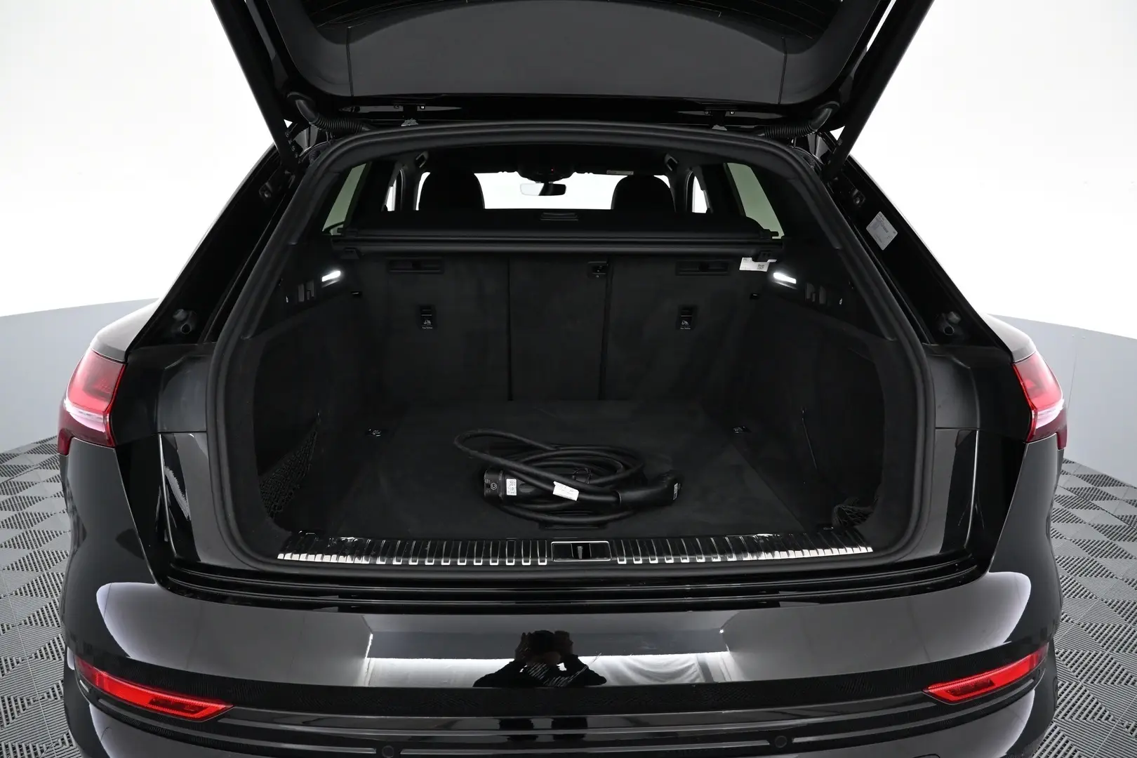 Car Image - G7NRYgIgJqqBdutQO3psc