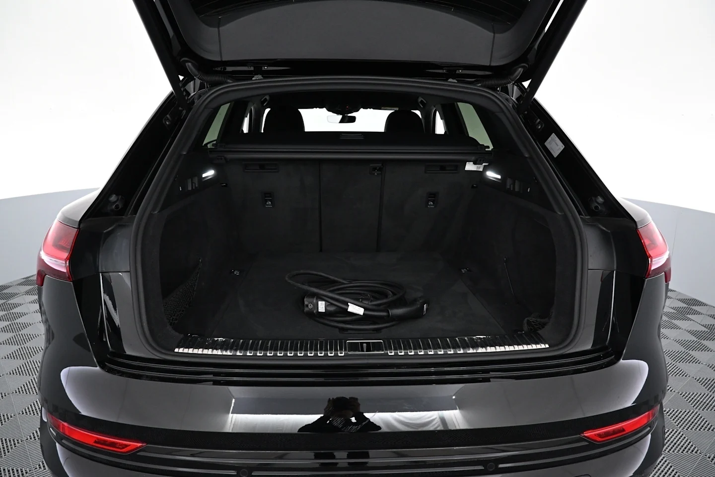 Car Image - G7NRYgIgJqqBdutQO3psc