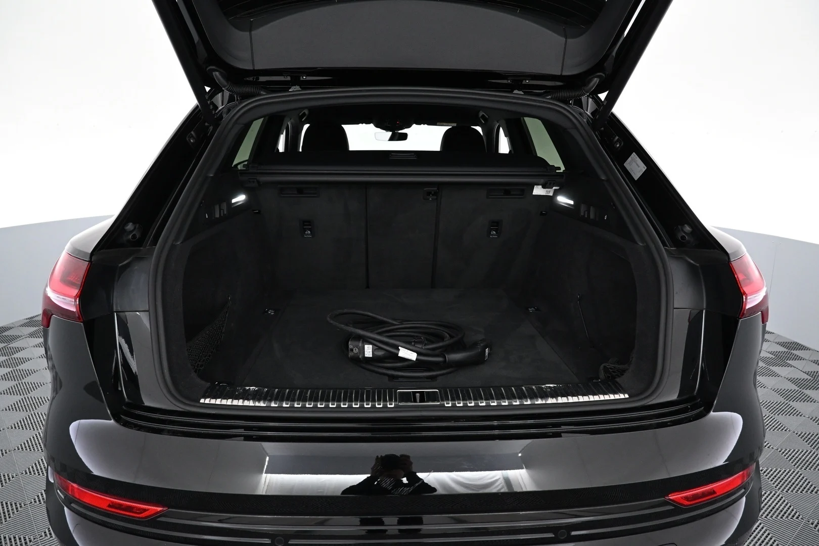 Car Image - G7NRYgIgJqqBdutQO3psc