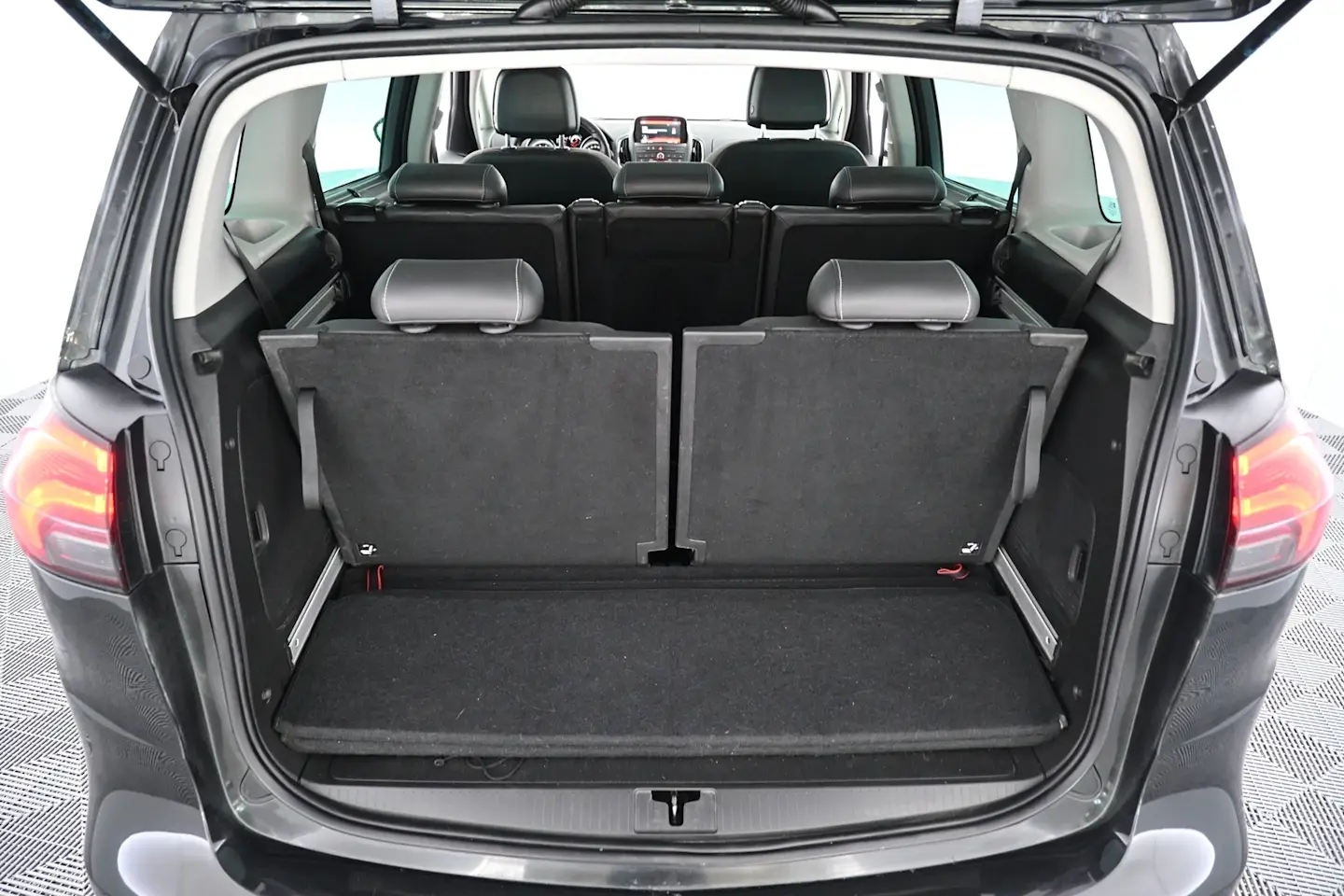 Car Image - y56TAEMvsTvWEJikamjCh