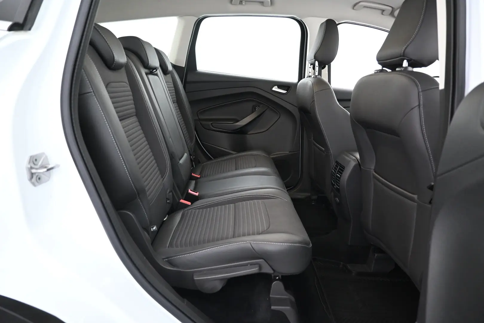 Car Image - 5Gu8b3S4sL6e2YFnUoYWfi