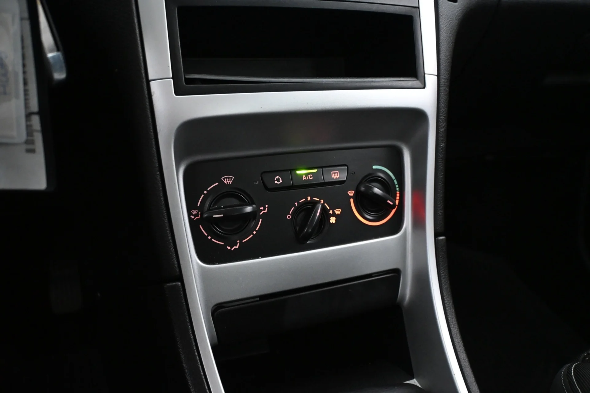 Car Image - 5jyXIKhiuwayWbooB9NfN6