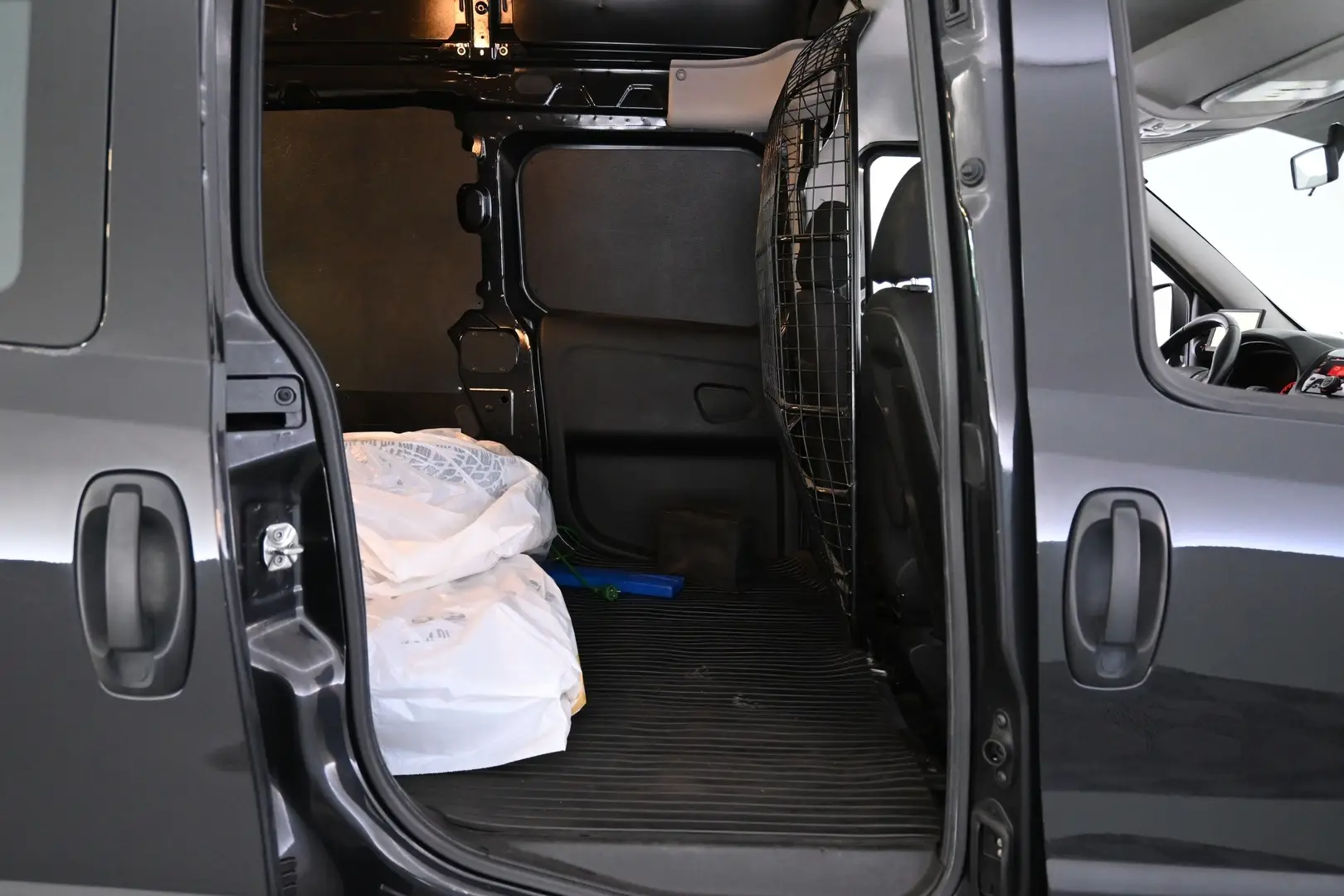 Car Image - XeAWqW7sUxjDfDMHM8wQg