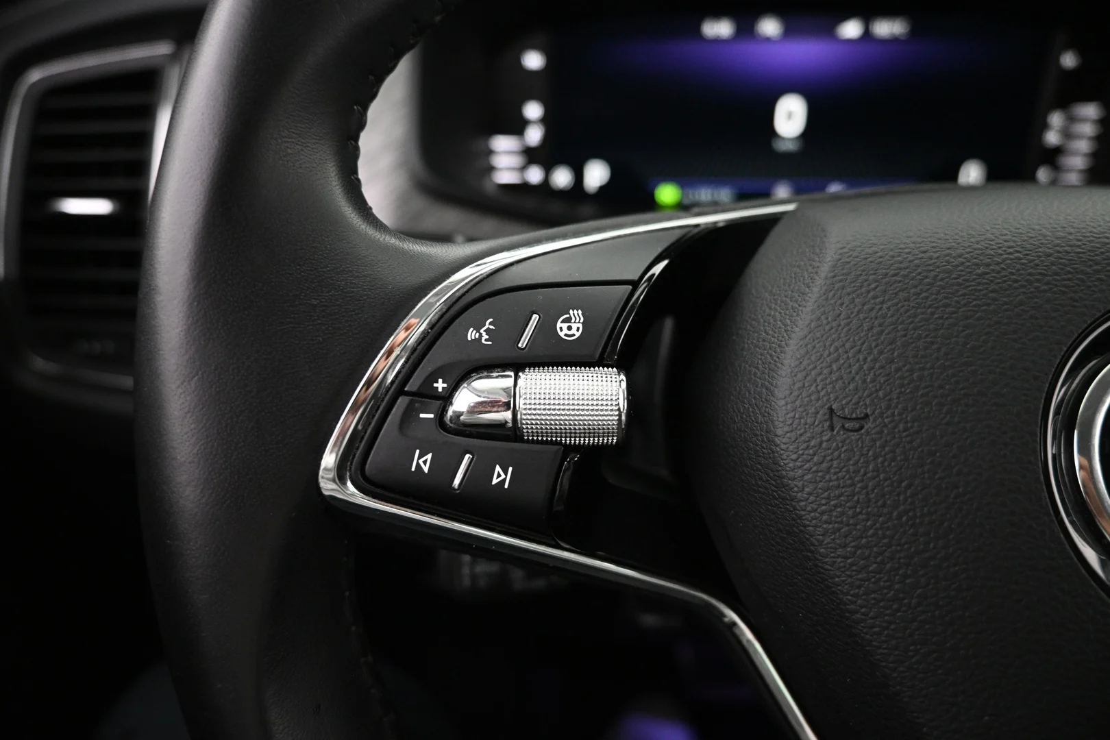 Car Image - 6RF4fCEvkqcFk2j6rrs0E1
