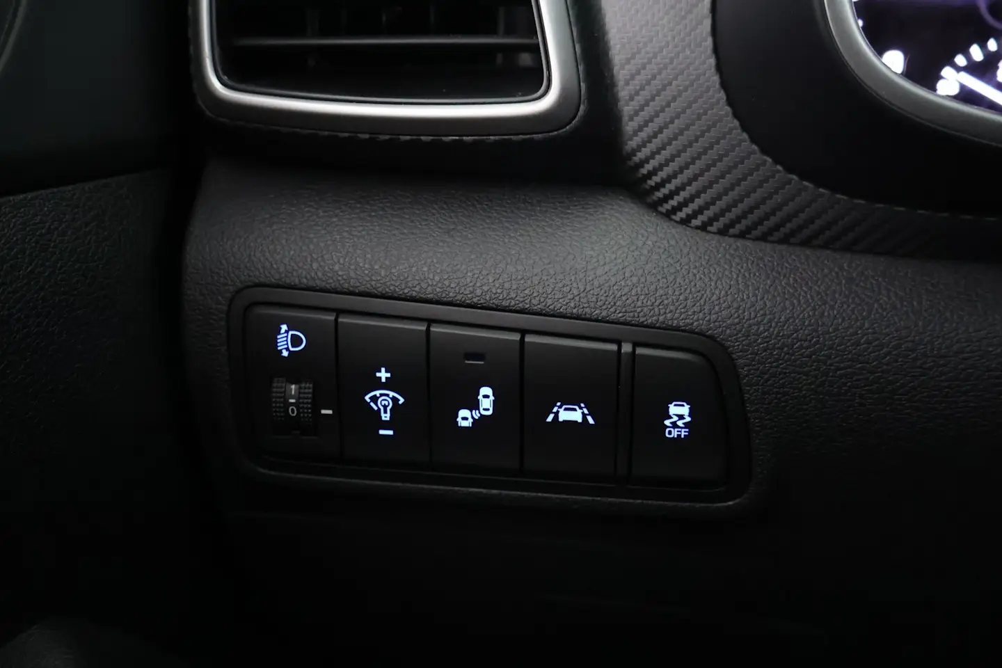 Car Image - 29GO2N8MvIuZF0oOmpuyQy