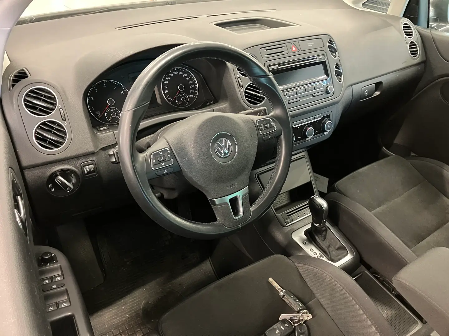 Car Image - 6I2hbpLMAWjQjxMWZDIC42