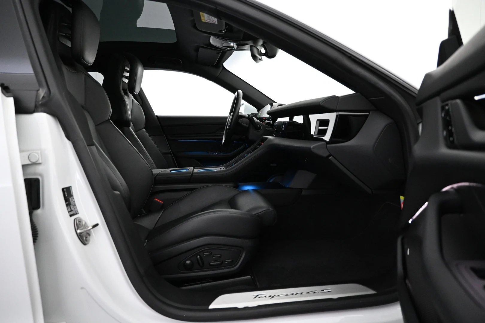 Car Image - 4reBFYPllrETXVa8yF8yYy