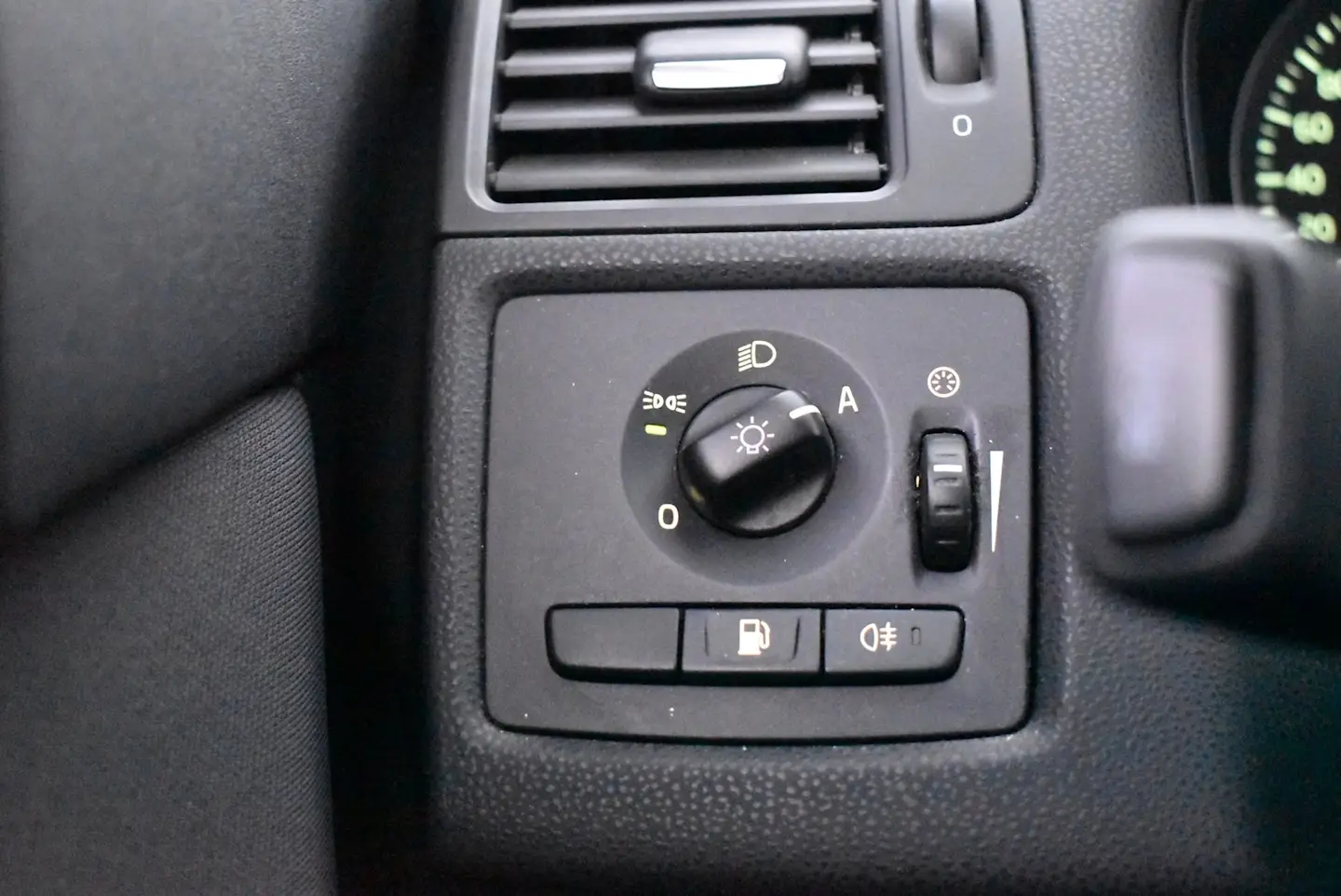Car Image - d9xGQwJWQYDalNb4sWHY3