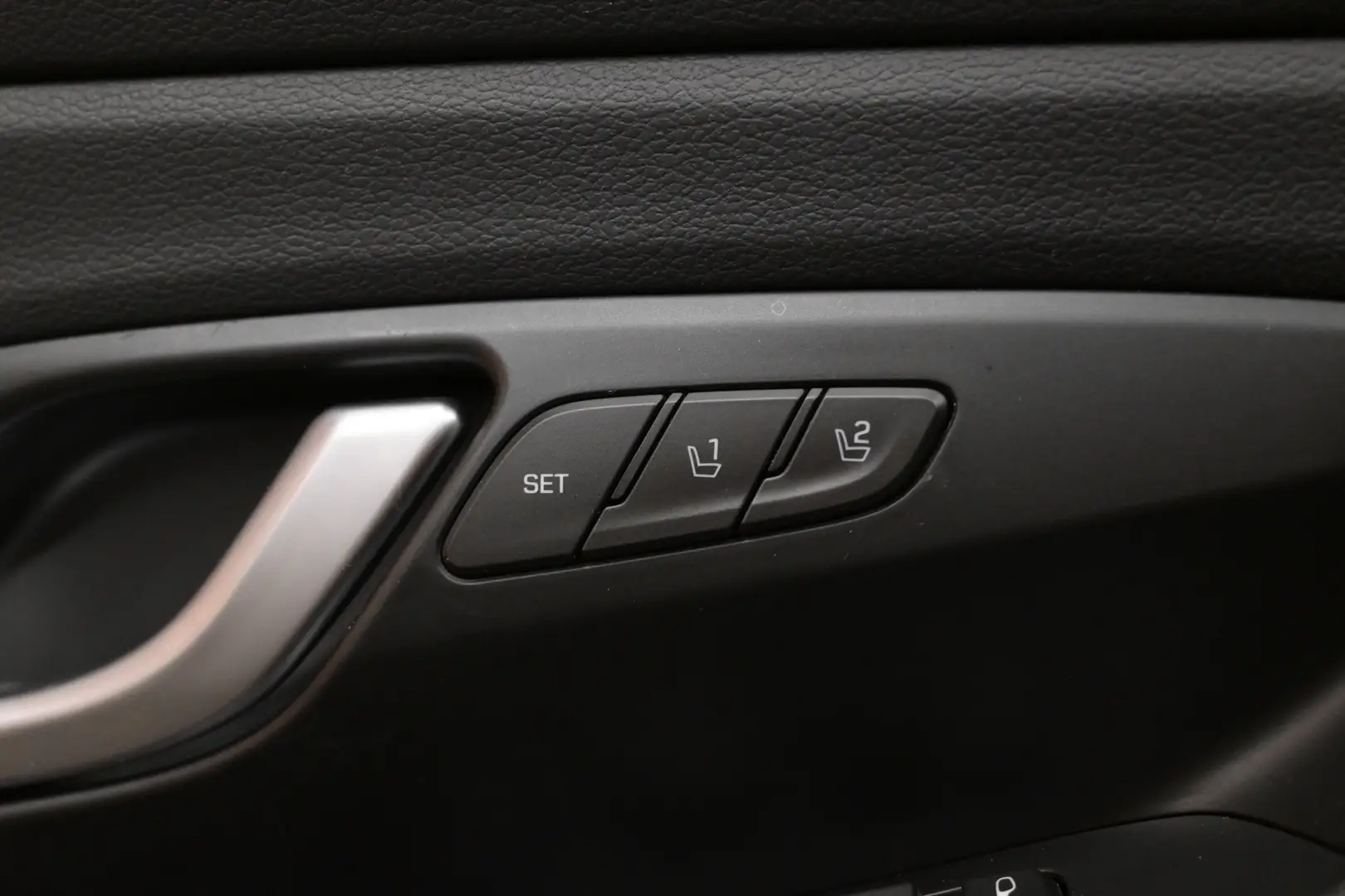 Car Image - 1uFz45u47rCosbxIWG1mxH