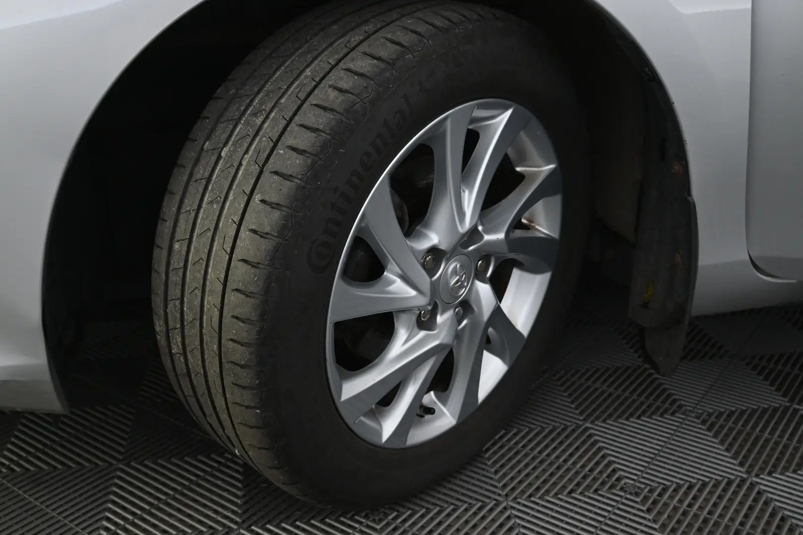 Car Image - 6FnLBNR6XSgfMiHBO61Cuh