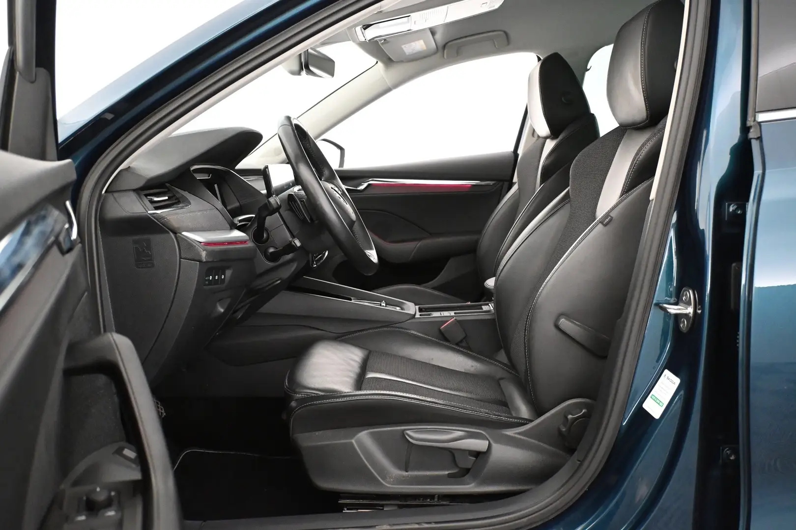 Car Image - 3quGSsFFB9dXdDe9BsKdcb