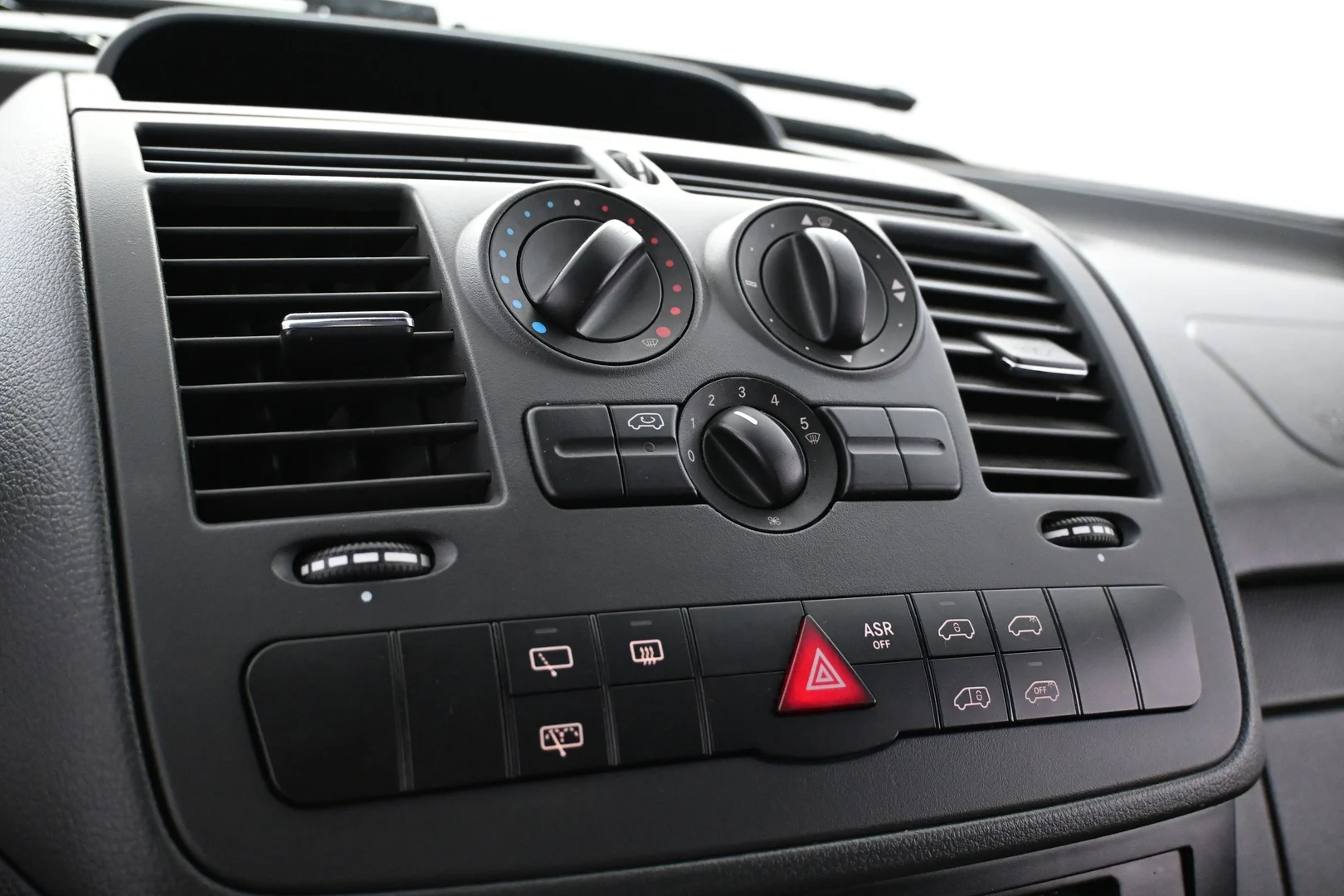 Car Image - yUerwg0GzPdnepHJXZt6I