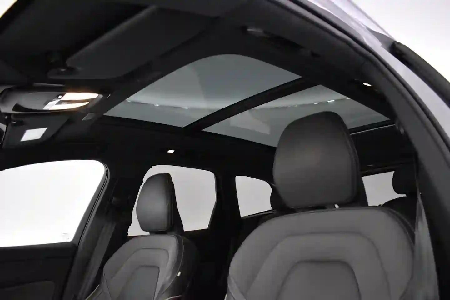 Car Image - 2l8zWTFjzxPQ4ene4M9Mb1