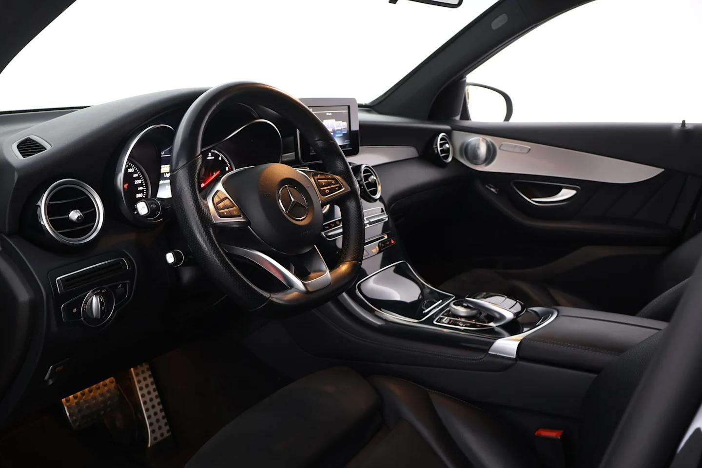Car Image - RLCnEQRn3Cz2TgY39MSnq