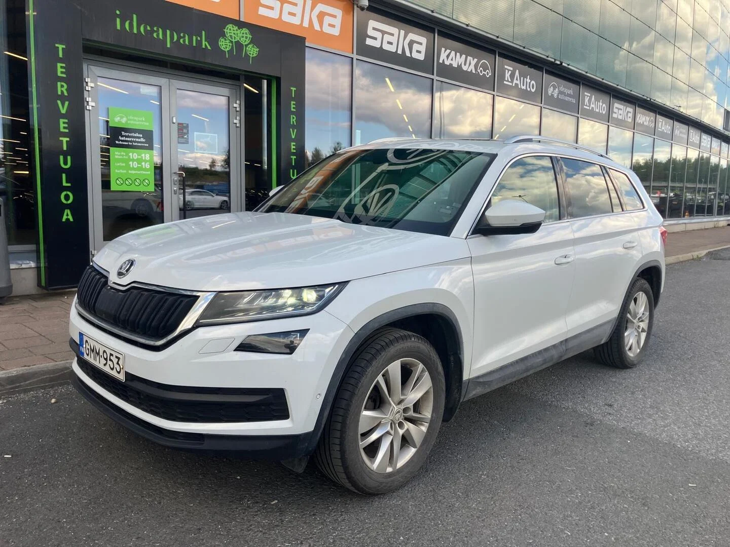 Car Image - 2lx2U9gZPkzSpSVUhiGk57