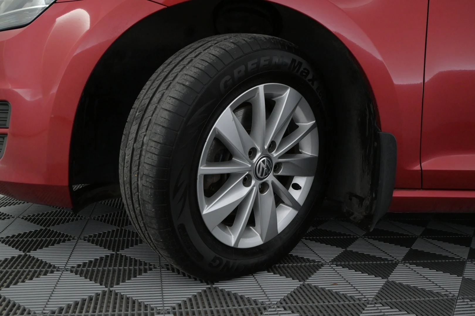 Car Image - 2W6ku3KvjtGRRoHnTDhS20