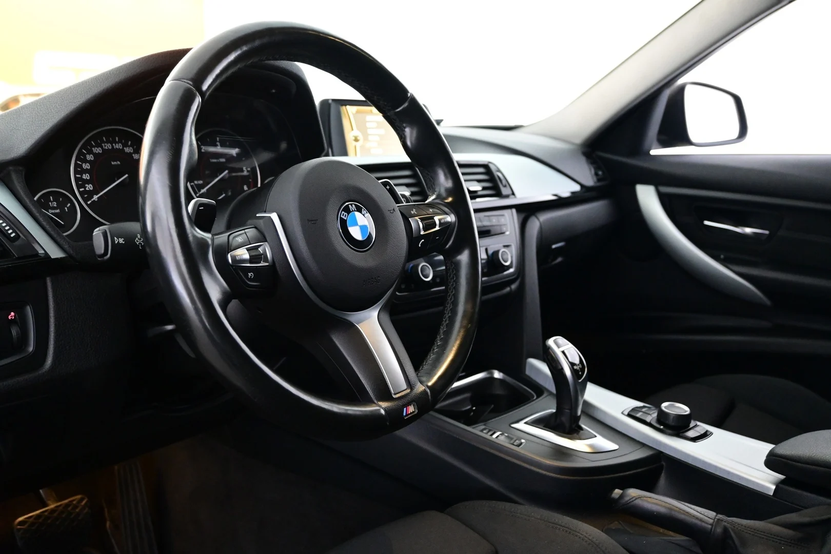 Car Image - 1mJgNUv7tmtBExlt7VLTMT