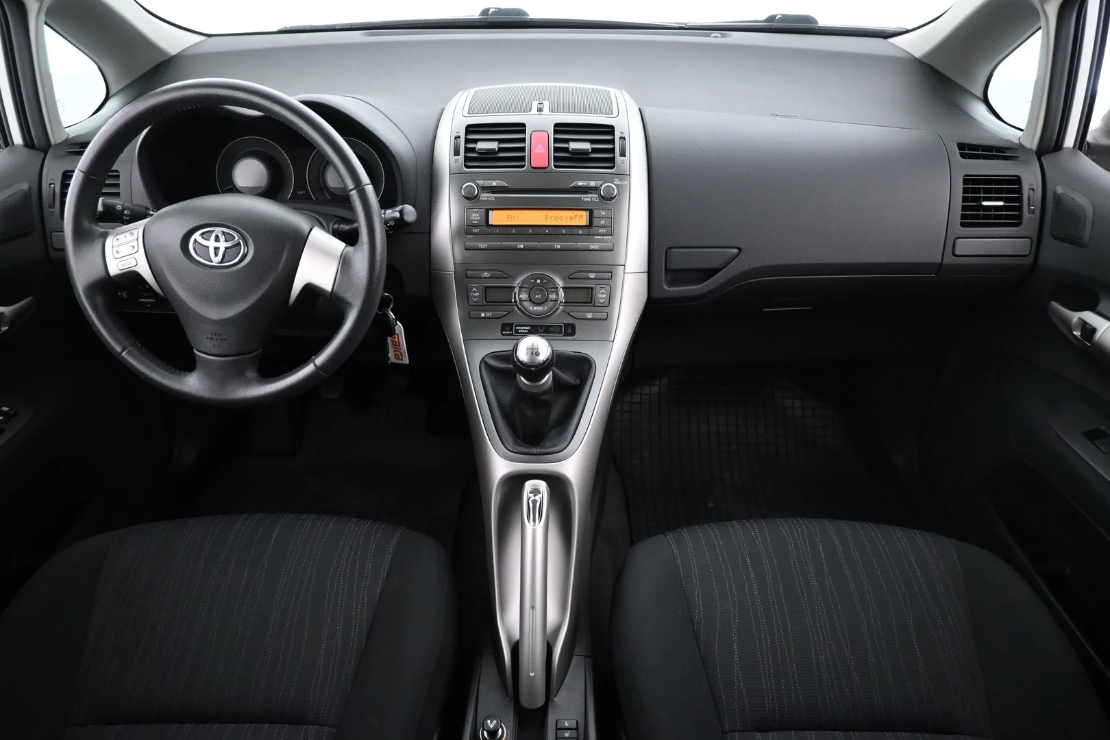 Car Image - 2iZ7bklGFdwb69Oa2PWwR4