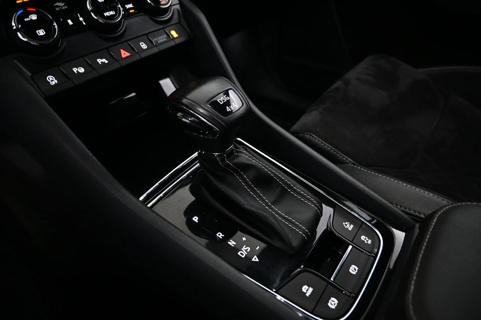 Car Image - 6tttZ01nvFIU1Y9qdYmn62