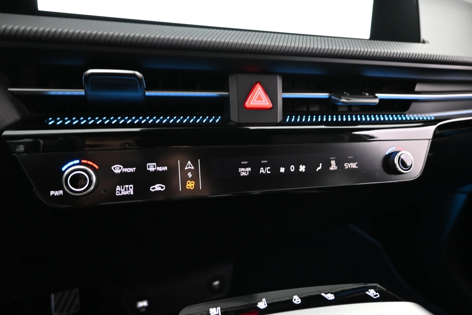 Car Image - 3JQWtrlmBI3xQQ3H2QFhEv