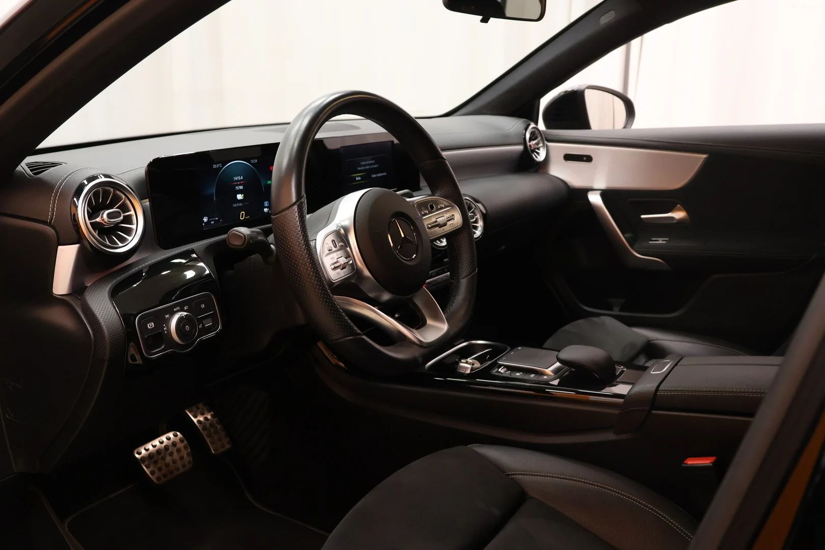 Car Image - 6DFmpXP7cp23h9xScJWxcK