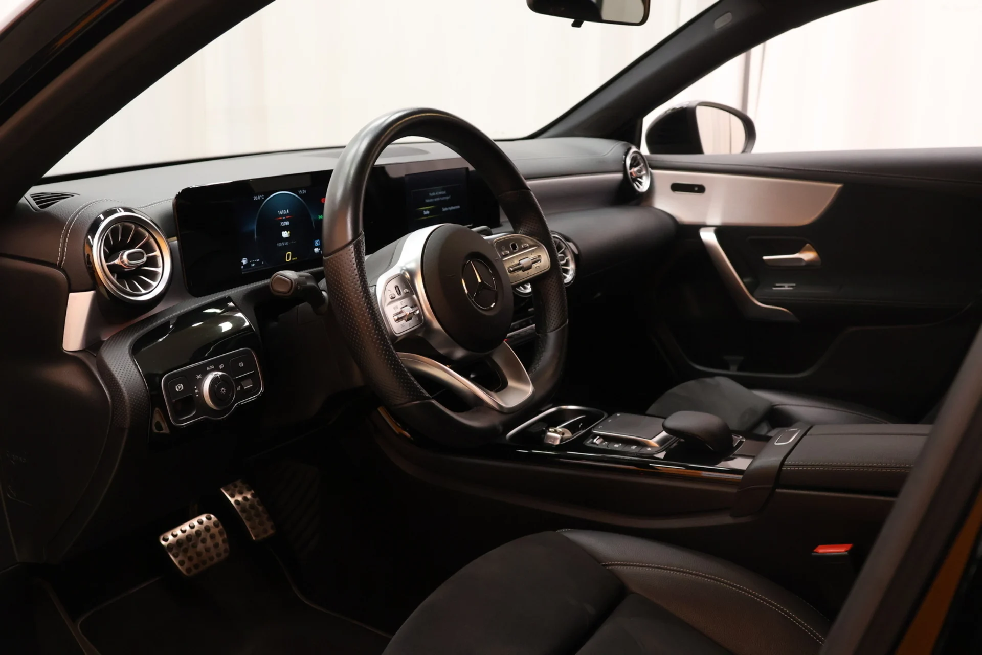 Car Image - 6DFmpXP7cp23h9xScJWxcK